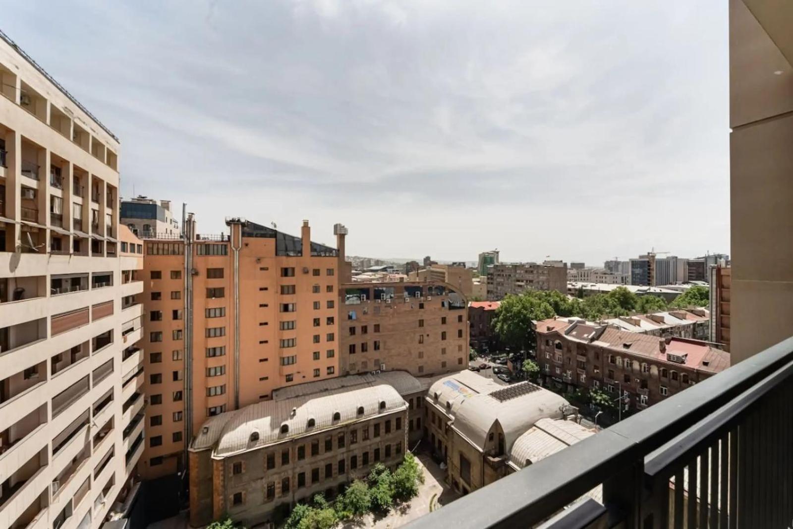 Fantastic Apartments Near Republic Square, Perfect Location, Mystreet Company Єреван Екстер'єр фото