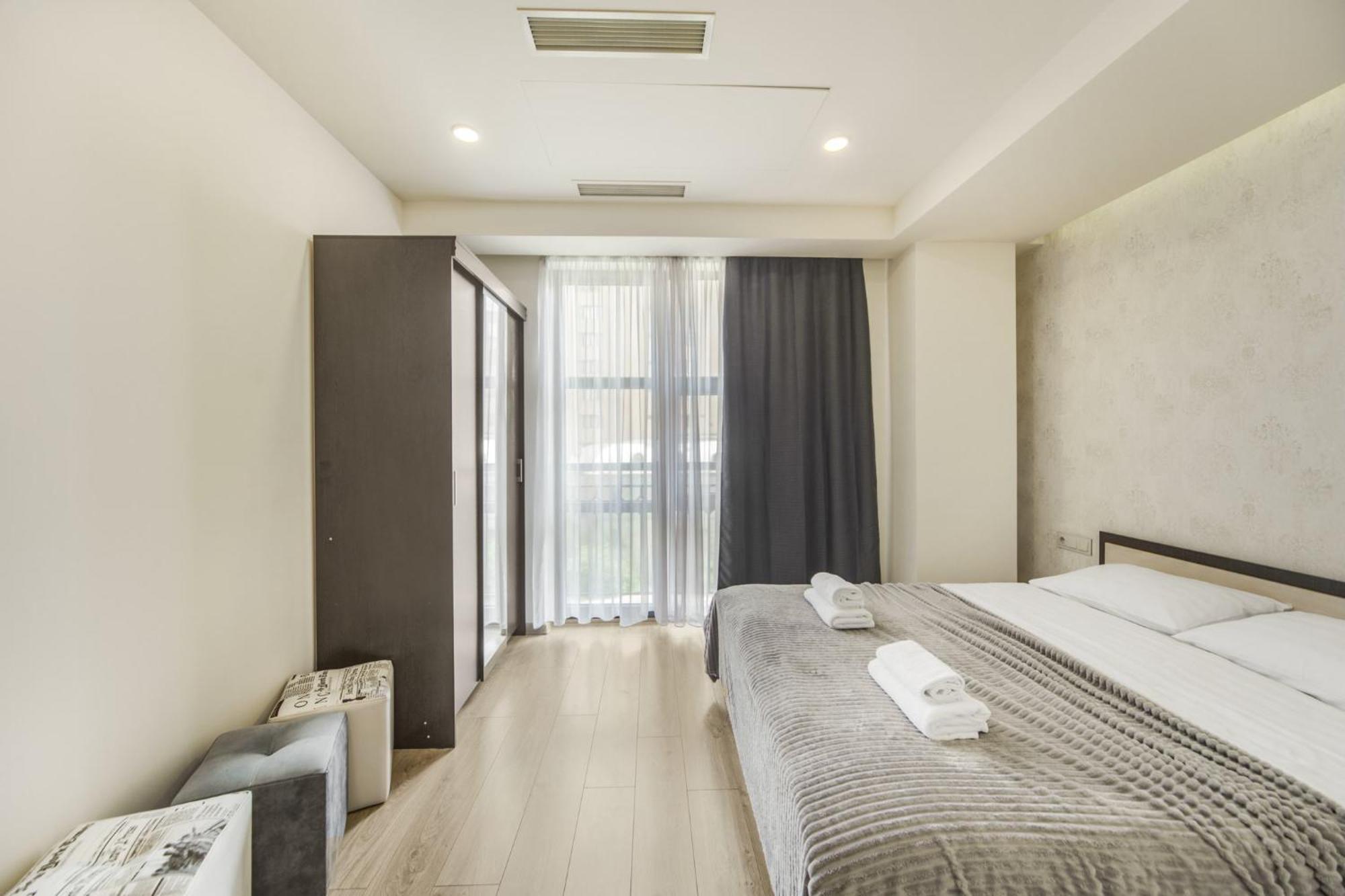 Fantastic Apartments Near Republic Square, Perfect Location, Mystreet Company Єреван Екстер'єр фото