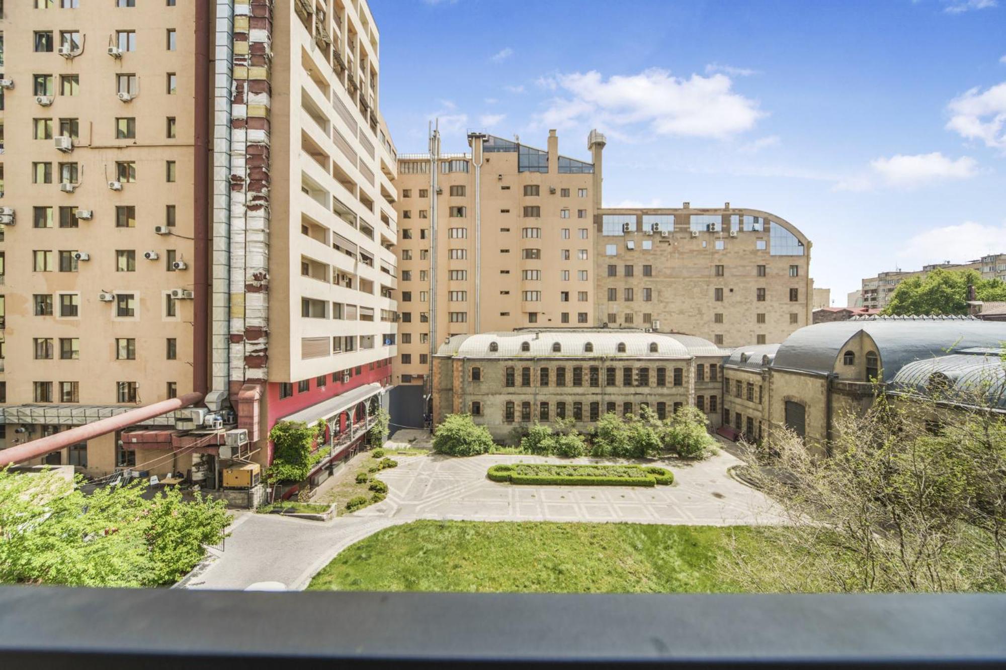 Fantastic Apartments Near Republic Square, Perfect Location, Mystreet Company Єреван Екстер'єр фото